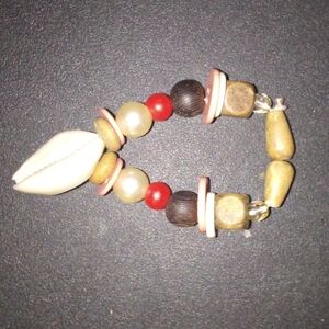 Elegant Beaded Bracelet with Silver Accents